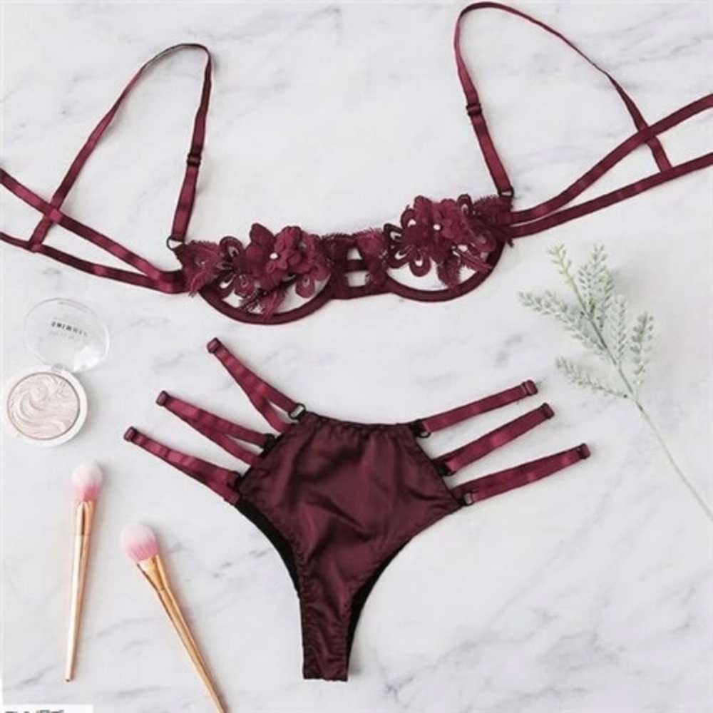 Strappy Set